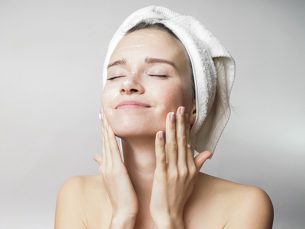 Kızarık Yüz Nasıl Geçer? Yüz Kızarıklığı İçin Maske Tarifi