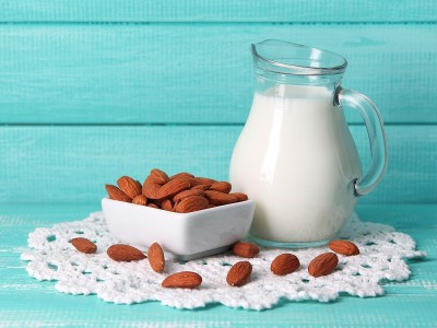 Badem Sütünün Kalorisi, Faydaları, Tarifi ve Fiyatı