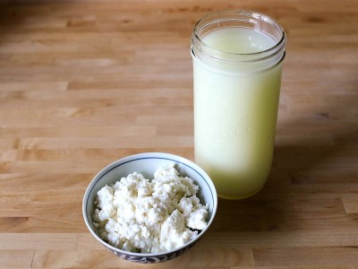 peynir alti suyu nedir faydalari icenler ve zararlari