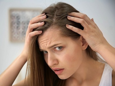 Saç Derisinde Sivilce Neden Çıkar? Ne İyi Gelir? Tedavisi ve Doğal Çözüm